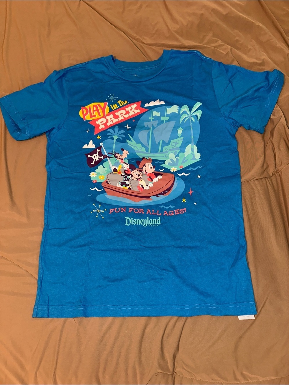 Disneyland “Play in the Park” Pirates of the Caribbean T-Shirt – Small – NWOT